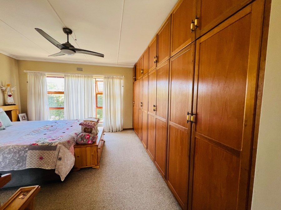 3 Bedroom Property for Sale in Loerie Park Western Cape